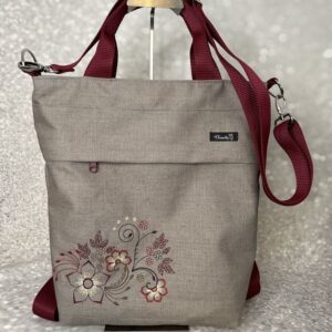 beige Rucksacktasche mit gesticktem Blumensujet in bordeaux und braun-Tönen