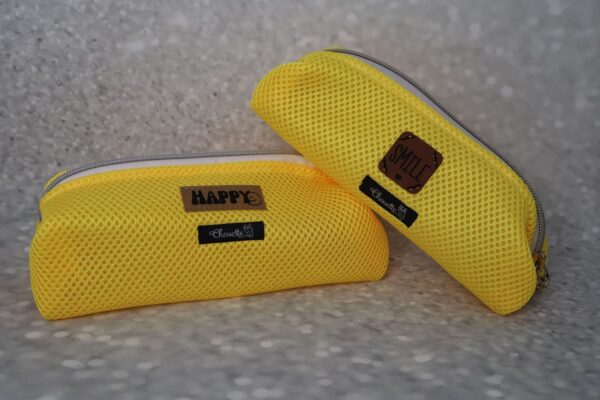 Etui, Kosmetiktäschchen aus weichem Mesh-Stoff in gelb