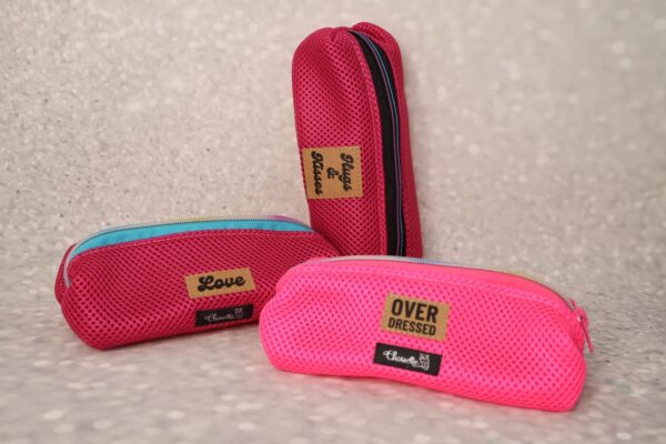 Etui, Kosmetiktäschchen aus weichem Mesh-Stoff in pink und neon-pink